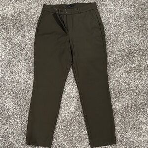 White House black market Ellie slim